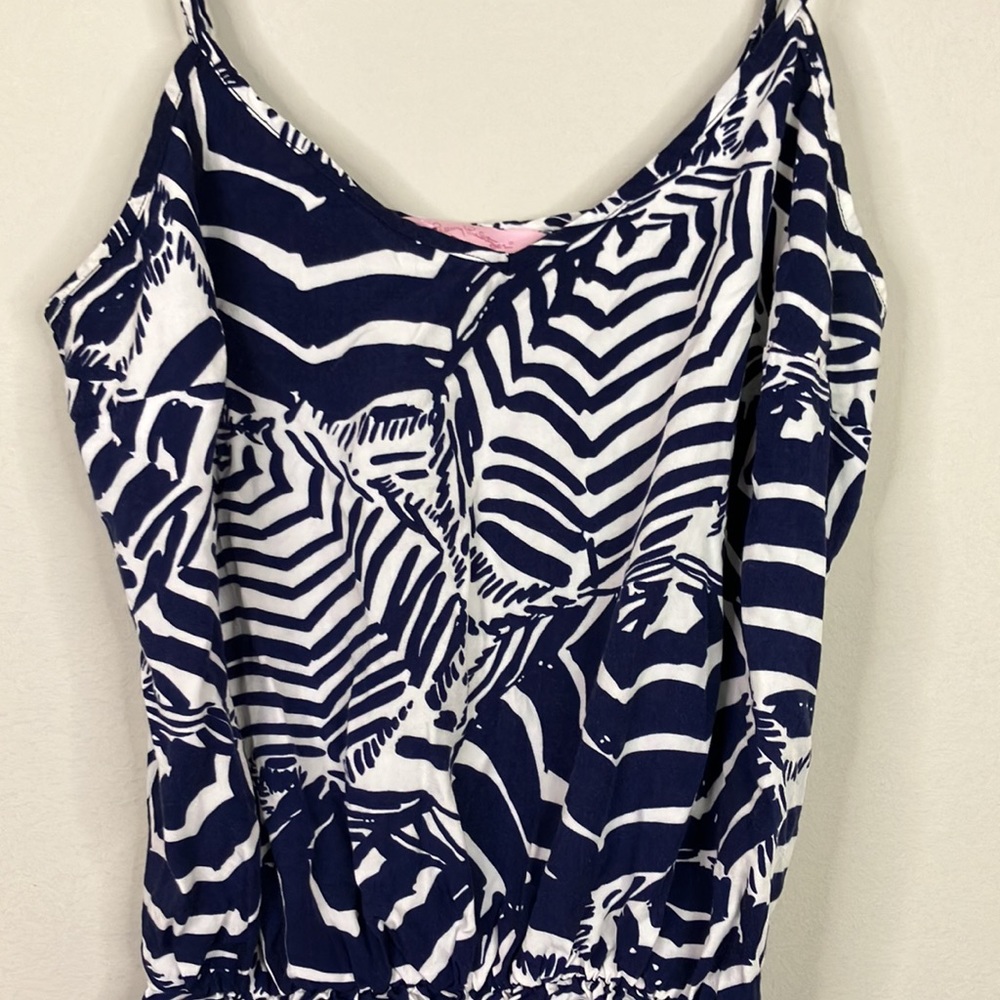 Lilly Pulitzer umbrella print romper with tie belt - Picture 3 of 10